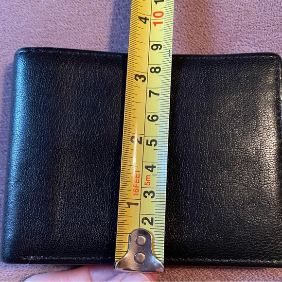 Classic Black Leather Wallet - Picture 10 of 10